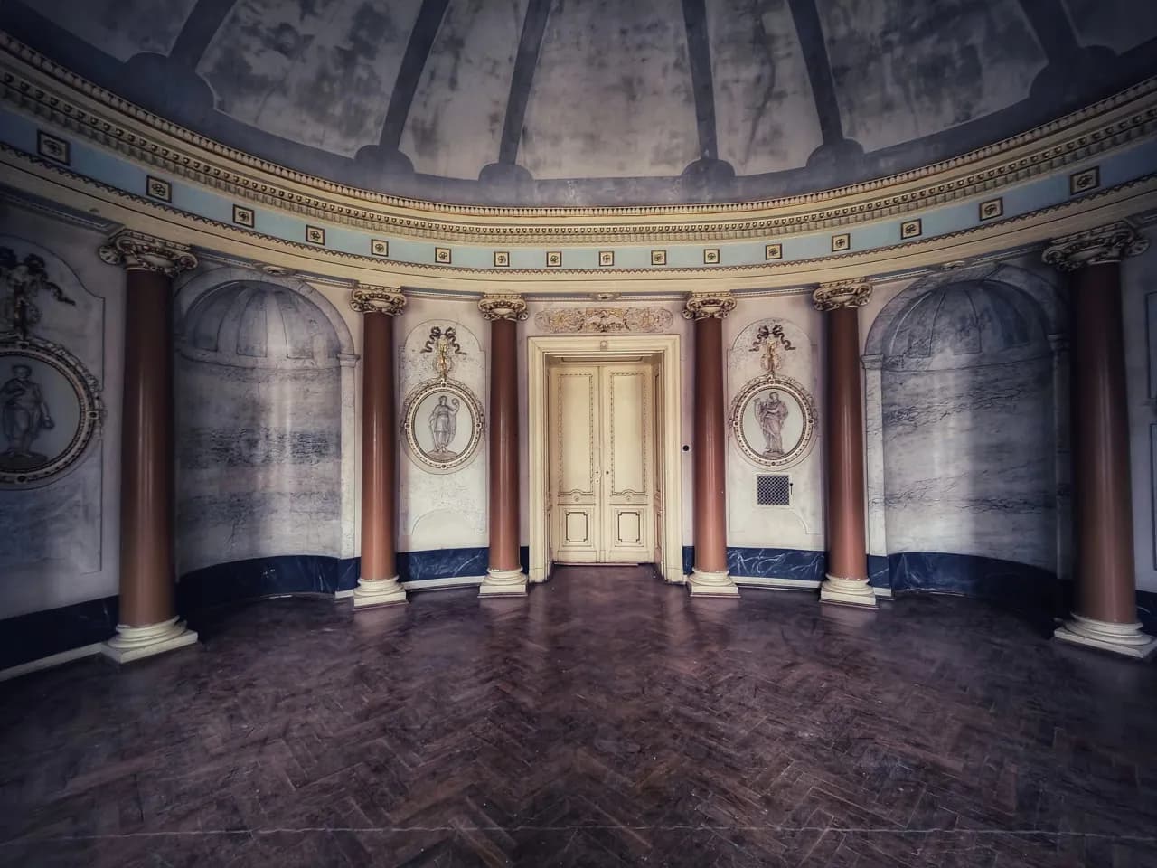 Pałac w Bożkowie zwiedzanie: godziny otwarcia, ceny biletów i więcej