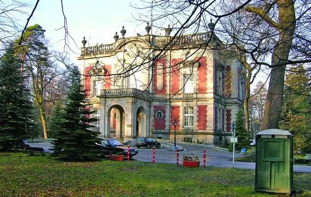 Pałac w Świerklańcu: Fascynująca historia i atrakcje do zwiedzania