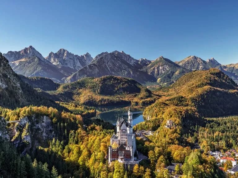Zamek w Bawarii: Odkryj jego tajemnice i fascynującą historię