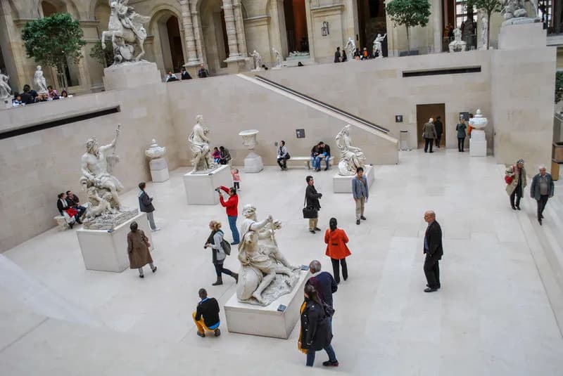 Ile kosztuje bilet do Luwru? Sprawdź ceny i oszczędź na wstępie