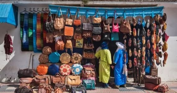 Jakie pamiątki z Tunezji warto przywieźć, aby nie żałować?