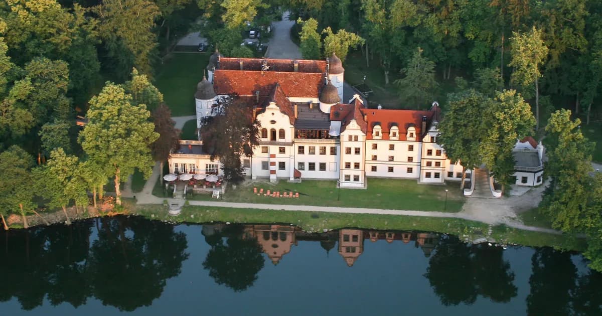 Zamek rycerski w Krągu - historia, architektura i atrakcje hotelowe